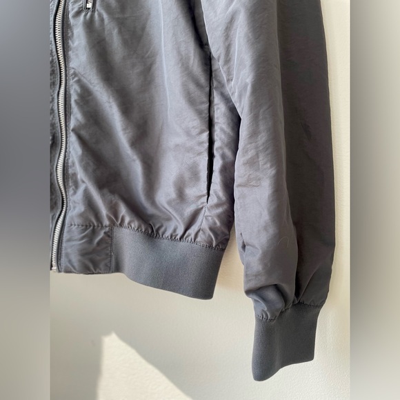 H&M Women’s Gray Bomber Jacket - Size Small - Picture 3 of 5